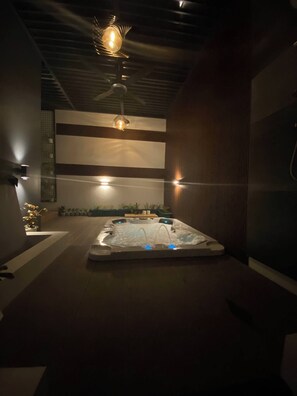 Interior - This property their has fully air-conditioning,and their is four seater jacuzzi  (Quezon City)