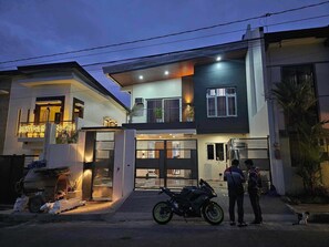 Exterior - This property their has fully air-conditioning,and their is four seater jacuzzi  (Quezon City)