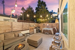 Terrace/patio - Mission Beach 3BR with Rooftop and Hot Tub (San Diego)