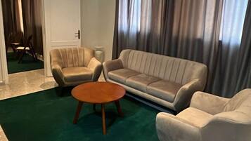 Luxury Room | Living area