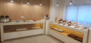 Petit déjeuner buffet compris tous les jours
