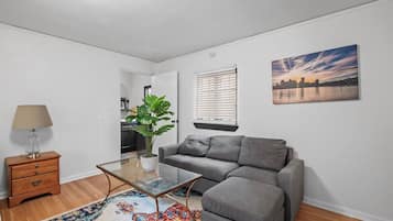 Een televisie en een kantoor