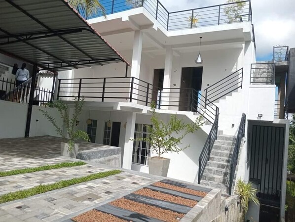 Front of property - Kurumba Holidays Sri Lanka (Galle)