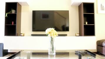 Apartamento, 3 habitaciones, patio, vistas al jardín | Salón