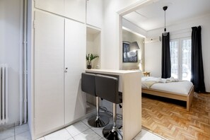 1 chambre, bureau, fer et planche à repasser, accès au Wi-Fi (inclus)