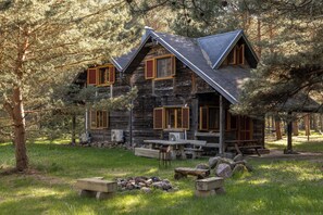 Front of property - Roze Guest Houses Sklandas (Bernati)