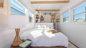 WiFi, bed sheets