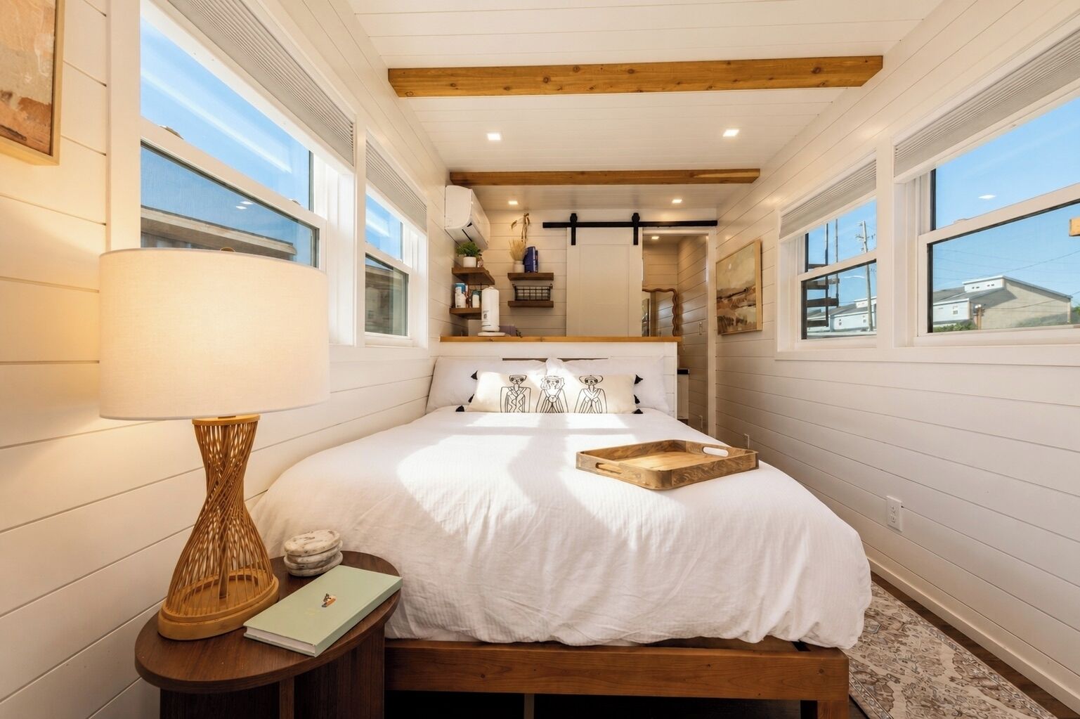 WiFi, bed sheets
