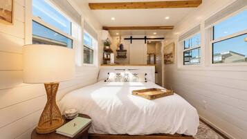WiFi, bed sheets