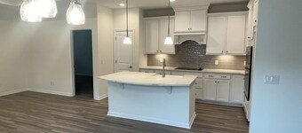 Charming 3-bedroom townhome with fitness room access in Richmond Hill, GA
