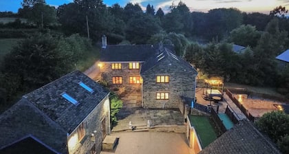 Habberjam Farm: Swimming Pool, Sauna, Hot Tub, Fire Pit