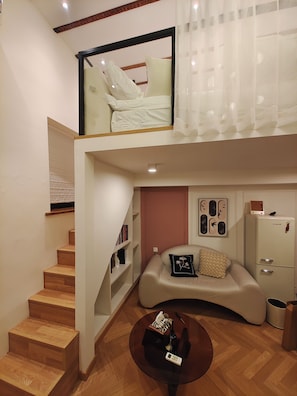 Interior - Shanghai Dreams - Urban Vibes in Xuhui District (Shang Hai Shi)