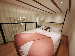 2 bedrooms, WiFi - Shanghai Dreams - Urban Vibes in Xuhui District (Shang Hai Shi)