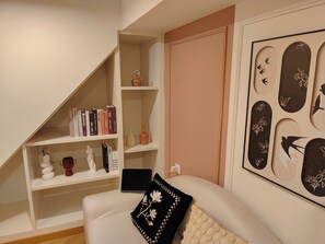 Interior - Shanghai Dreams - Urban Vibes in Xuhui District (Shang Hai Shi)