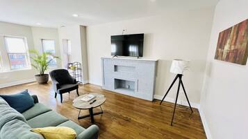 Smart TV, computer monitors