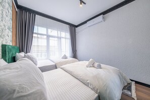 Deluxe Apartment, Balcony, City View