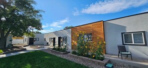 Exterior - Chic & Cozy 2-Bed (Brighton)