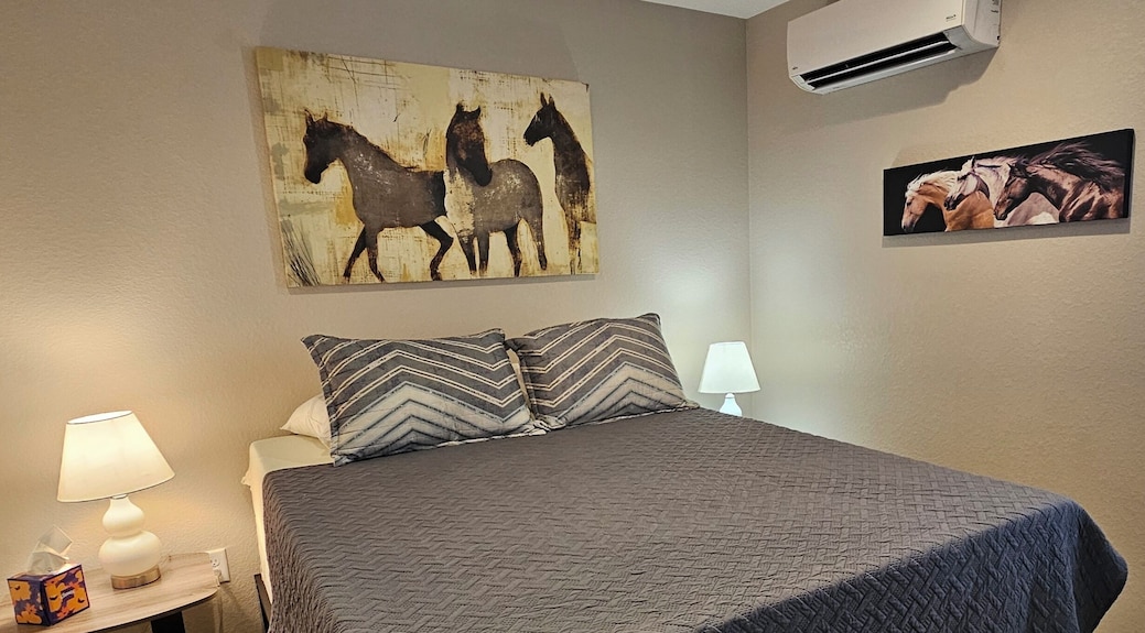 Chic & Cozy 2-bed - Brighton, CO