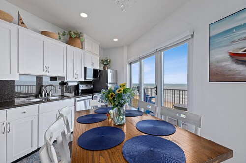 Aquarius Penthouse #1 3 Bedroom Condo