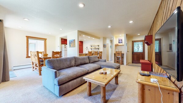 Condo, 1 Bedroom | Living area | Smart TV