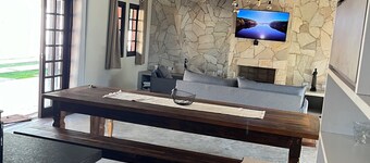 Mountain House with heated pool, fireplace, barbecue