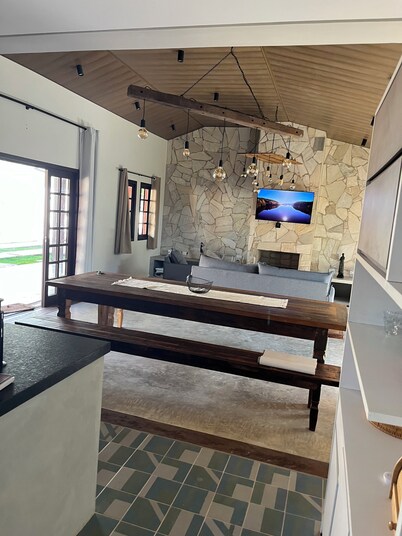 Mountain House with heated pool, fireplace, barbecue