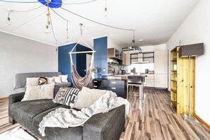 TV - Top floor near ferry terminal. Free parking. (Tallinn)