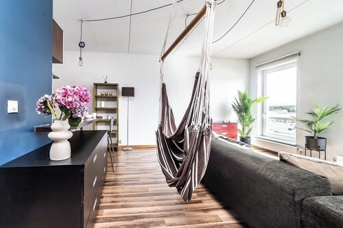 Top floor near ferry terminal. Free parking.