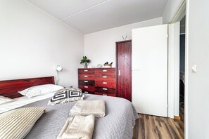 1 bedroom, iron/ironing board, free WiFi