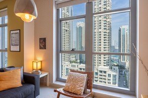 Smart TV, video games