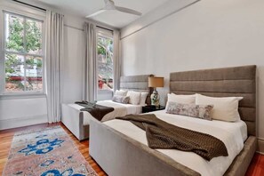 8 sovrum, skrivbord, strykjärn/strykbräda och resesäng