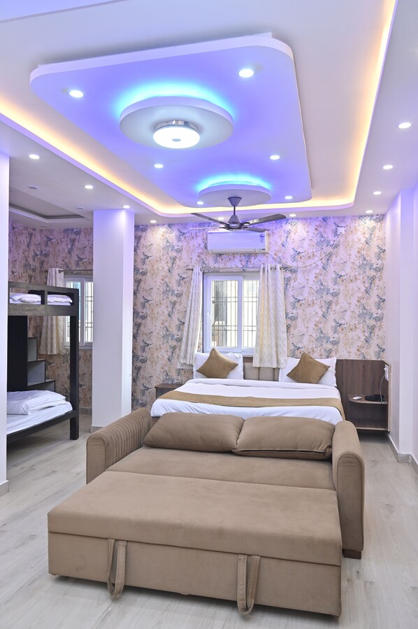 Family Studio Suite, Multiple Beds