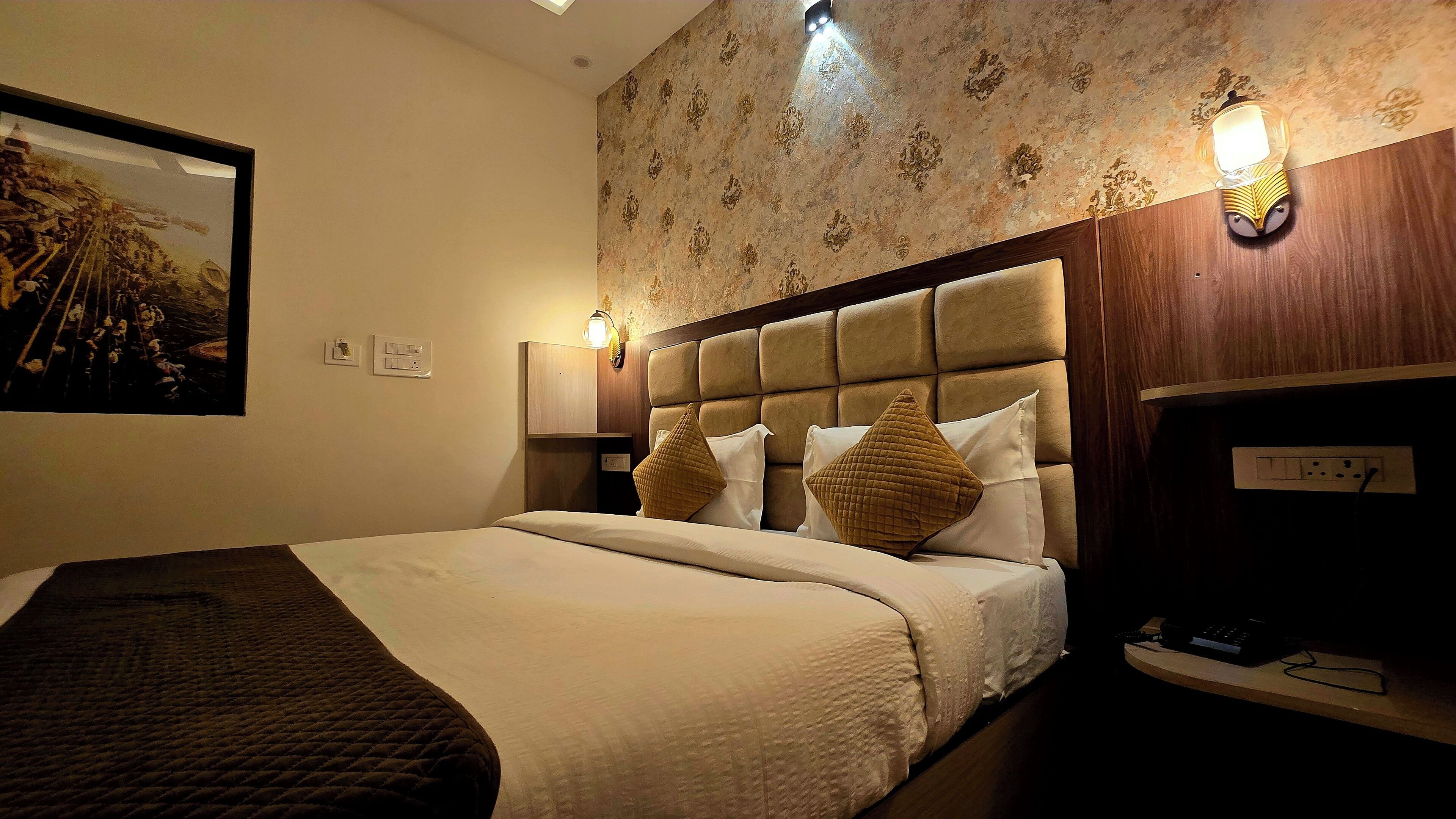 Quarto casal standard, 1 cama King, vista para a cidade | Escrivaninha, espaço de trabalho para notebook