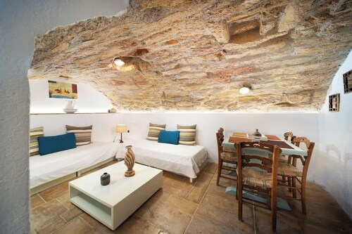 Menexes Suites Castellano Suite Private Courtyard