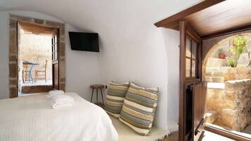 2 dormitorios, tabla de planchar con plancha, cuna de viaje y wifi