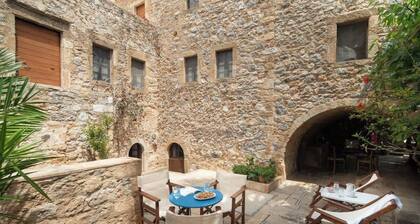 Menexes Suites Castellano Suite Private Courtyard