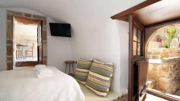 1 bedroom, iron/ironing board, travel crib, WiFi