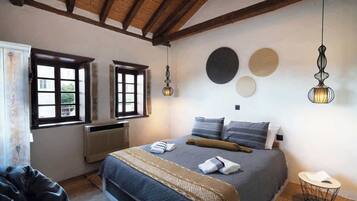 1 bedroom, iron/ironing board, travel crib, WiFi