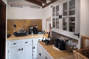 Fridge, coffee/tea maker, cookware/dishes/utensils - Menexes Suites | Melica Suite Balcony w/ Sea View (Monemvasia)