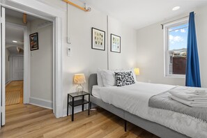 2 habitaciones, tabla de planchar con plancha, wifi y ropa de cama 