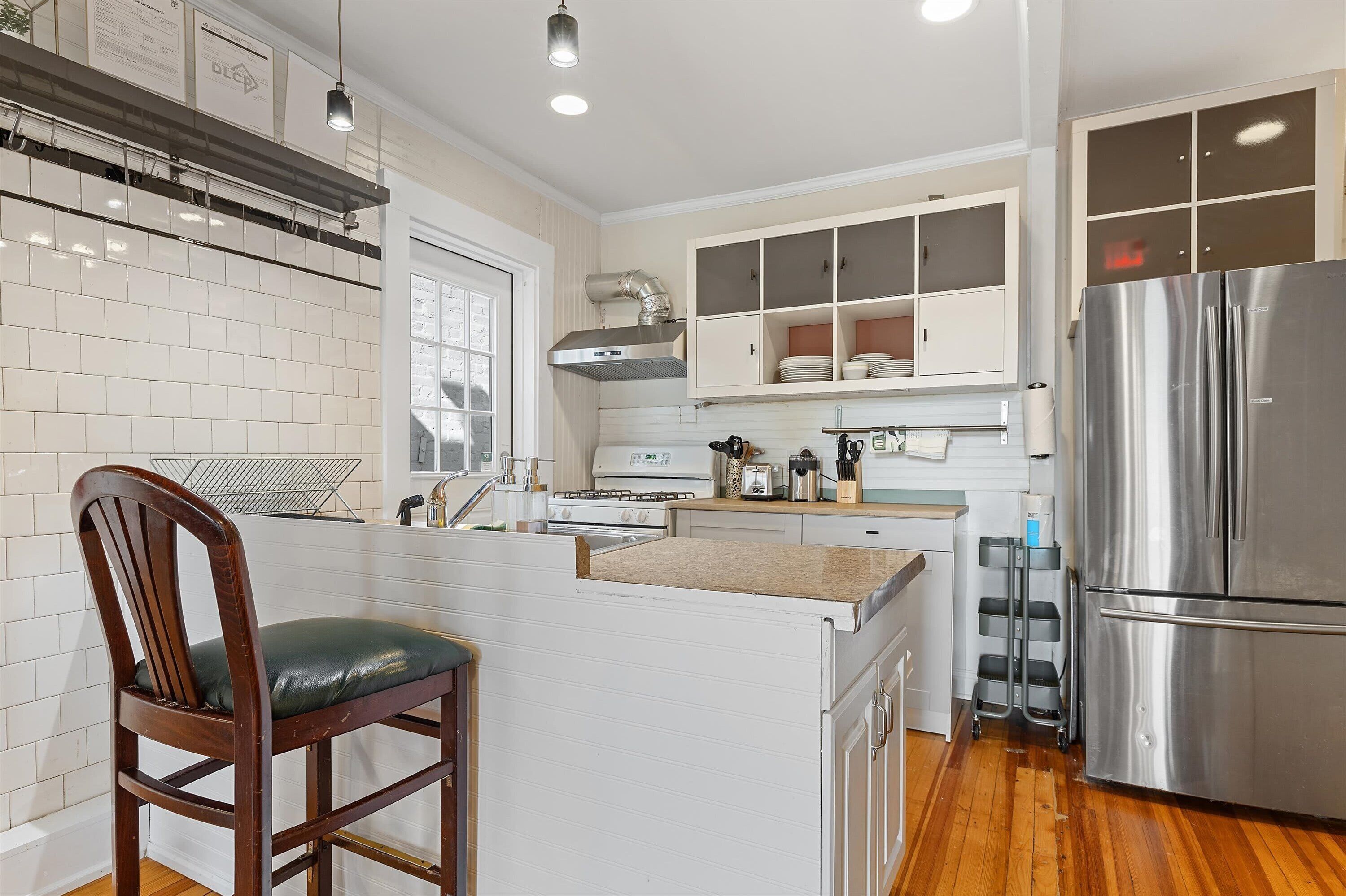 冰箱、微波炉、烤箱、炉灶