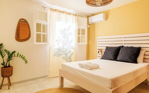 6 chambres, fer et planche à repasser, Wi-Fi, draps fournis