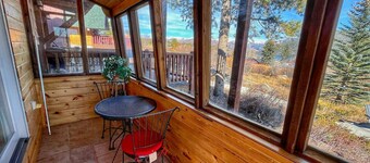 Relax in the night sky w/ hot tub