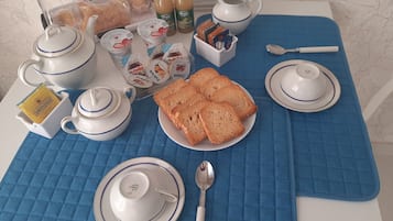 TĂ€gliches inbegriffenes groĂes FrĂŒhstĂŒck