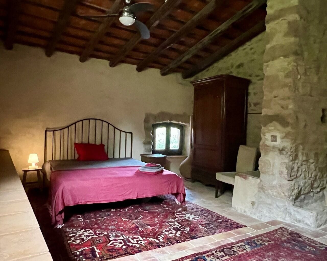 2 slaapkamers, reisbedje, wifi, beddengoed