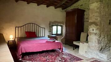 2 slaapkamers, reisbedje, wifi, beddengoed