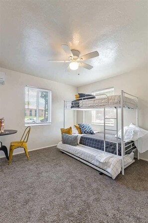 2 bedrooms, travel cot, WiFi, bed sheets