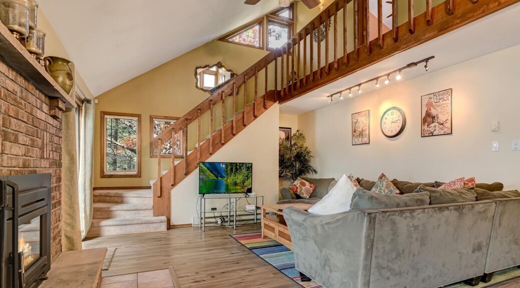 Charming Waterfront 3-bedroom House In Lovely Tobyhanna With Wifi - Tobyhanna, PA