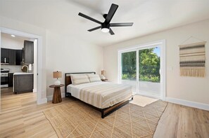 4 habitaciones, tabla de planchar con plancha, wifi y ropa de cama 