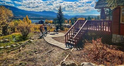Freshly remodeled- hot tub+firepit